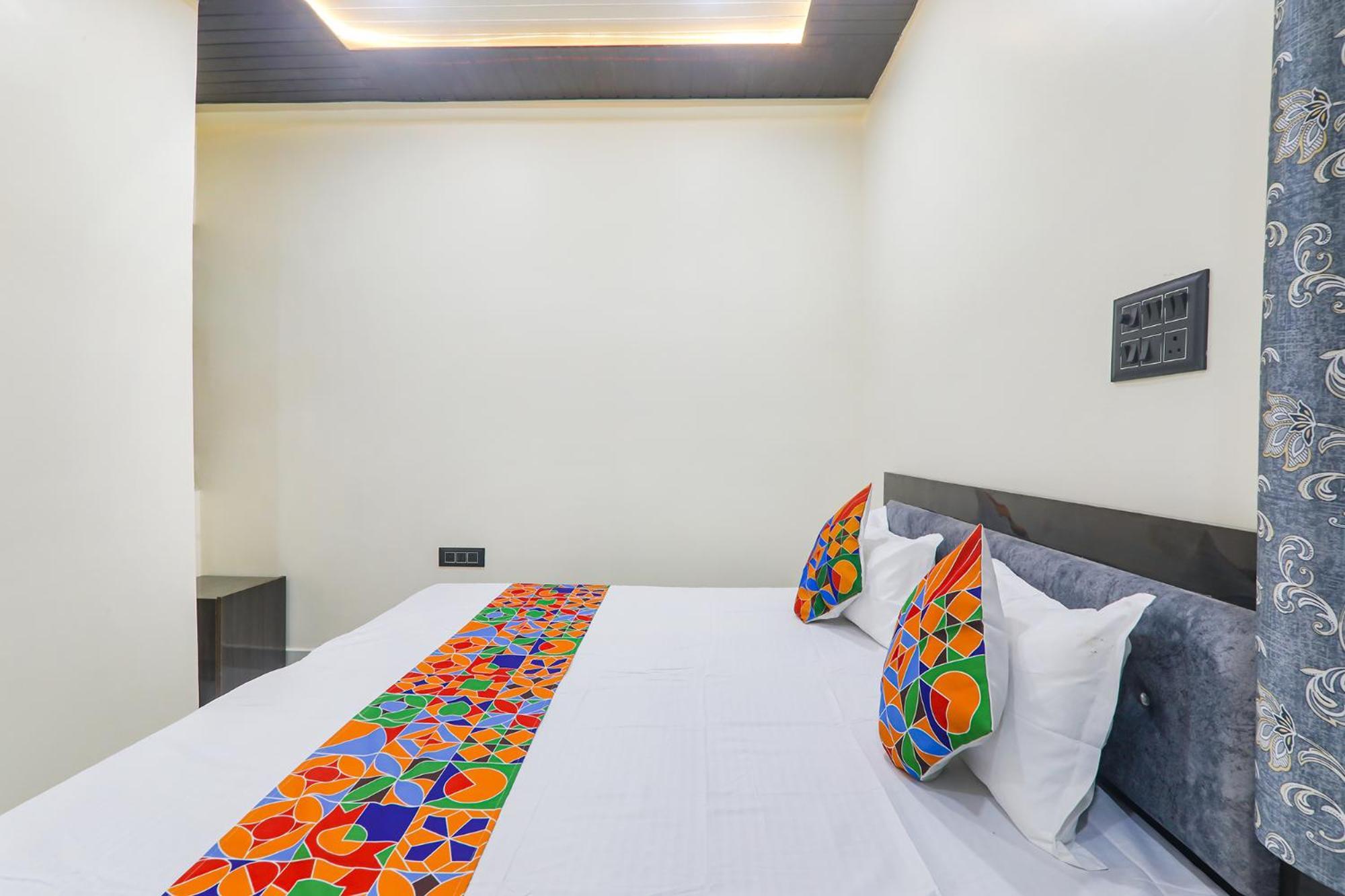 Fabexpress Awadh Inn - 400M From Shri Ram Janam Bhumi Ayodhya Buitenkant foto