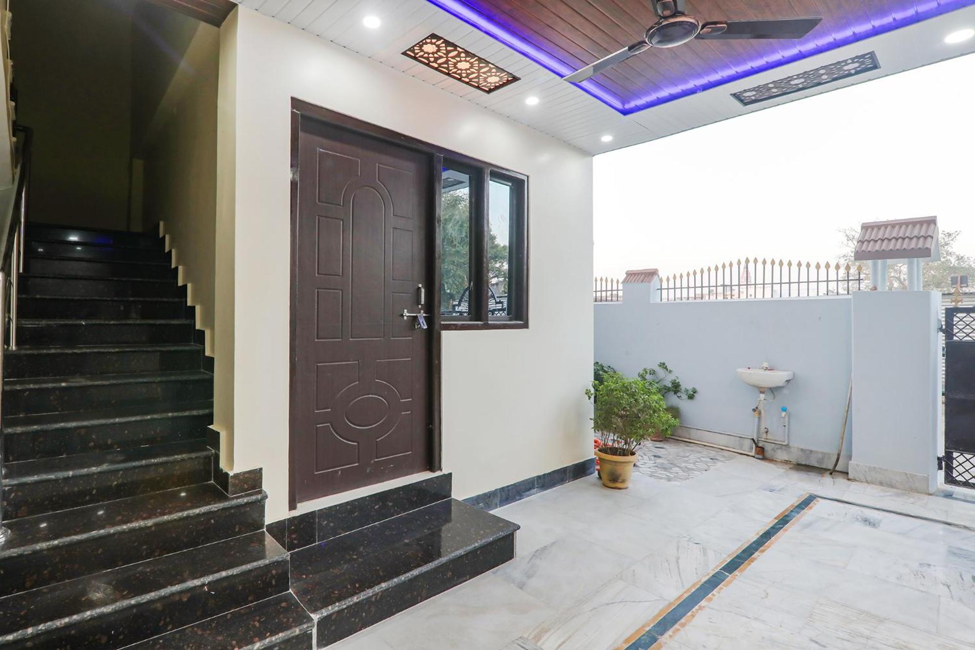 Fabexpress Awadh Inn - 400M From Shri Ram Janam Bhumi Ayodhya Buitenkant foto