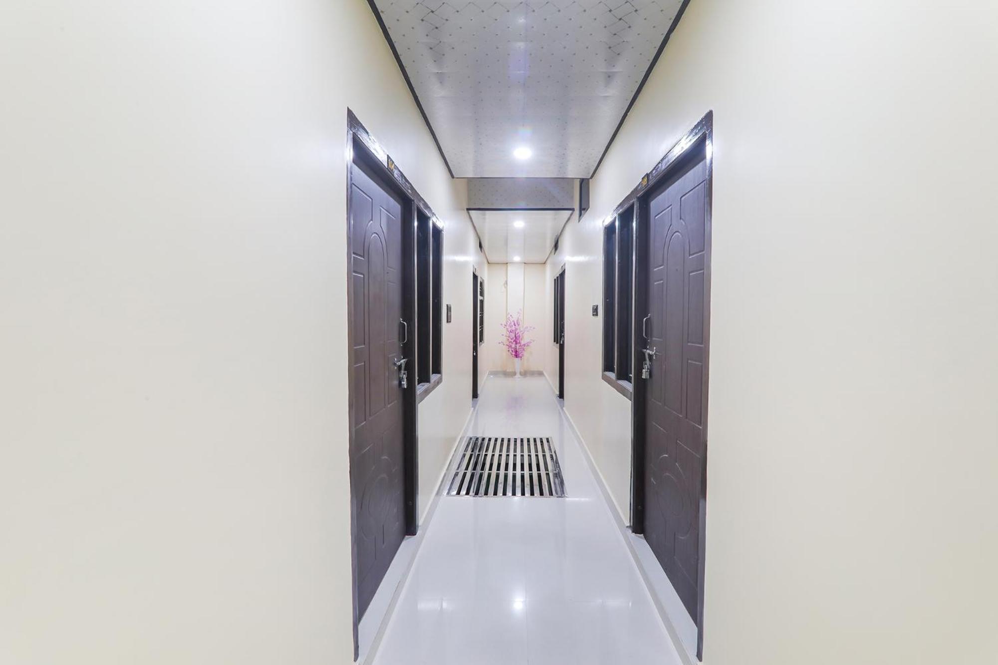Fabexpress Awadh Inn - 400M From Shri Ram Janam Bhumi Ayodhya Buitenkant foto